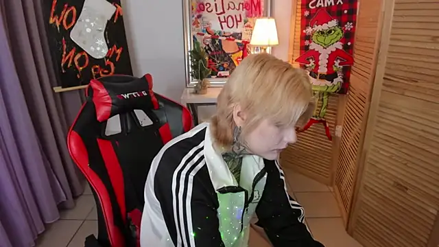 Snapshot of mekurisu chatting on 12/05/25, 08:23 mekurisu online show from 12/05/25, 08:23