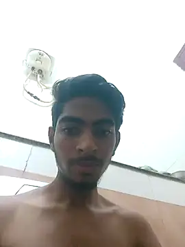 Snapshot of biggboyzz chatting on 01/01/25, 05:00 biggboyzz online show from 01/01/25, 05:00