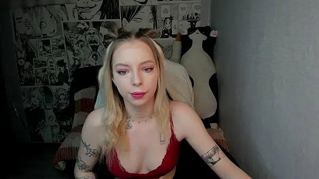 Snapshot of Martha_Cameron chatting on 02/13/25, 11:15 Martha Cameron online show from 02/13/25, 11:15