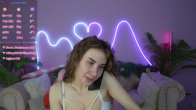 Snapshot of JennyyLuv chatting on 01/14/25, 02:40 JennyyLuv online show from 01/14/25, 02:40