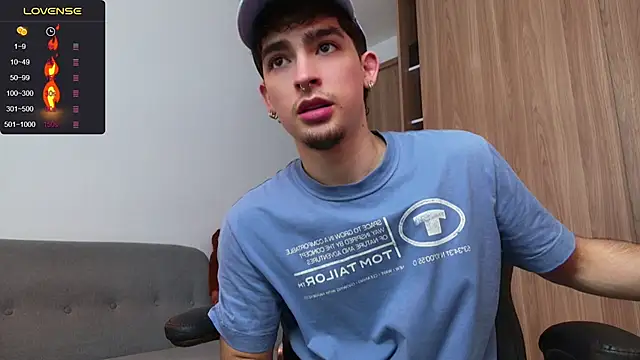 Snapshot of zenn_rush1 chatting on 12/03/24, 11:44 zenn rush1 online show from 12/03/24, 11:44