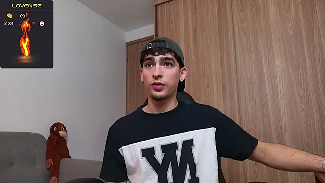 Snapshot of zenn_rush1 chatting on 12/17/24, 11:17 zenn rush1 online show from 12/17/24, 11:17