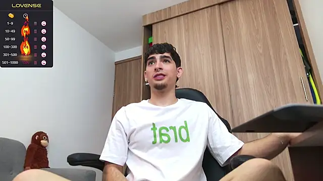 Snapshot of zenn_rush1 chatting on 12/18/24, 12:07 zenn rush1 online show from 12/18/24, 12:07