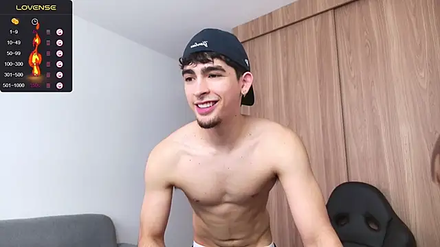 Snapshot of zenn_rush1 chatting on 12/27/24, 02:01 zenn rush1 online show from 12/27/24, 02:01