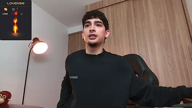 Snapshot of zenn_rush1 chatting on 12/31/24, 12:25 zenn rush1 online show from 12/31/24, 12:25