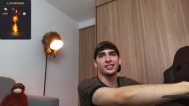 Snapshot of zenn_rush1 chatting on 01/04/25, 12:38 zenn rush1 online show from 01/04/25, 12:38