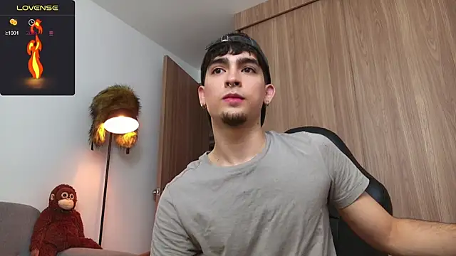 Snapshot of zenn_rush1 chatting on 01/13/25, 12:35 zenn rush1 online show from 01/13/25, 12:35