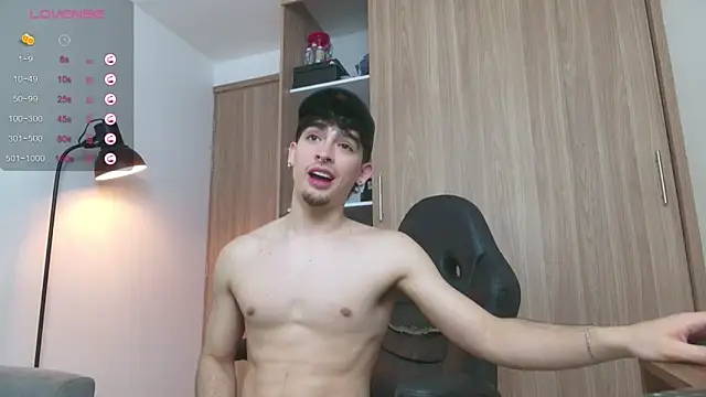 Snapshot of zenn_rush1 chatting on 02/17/25, 04:37 zenn rush1 online show from 02/17/25, 04:37