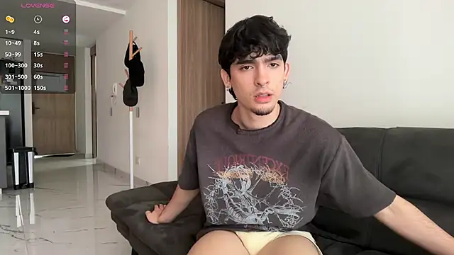 Snapshot of zenn_rush1 chatting on 09/13/25, 01:33 zenn rush1 online show from 09/13/25, 01:33