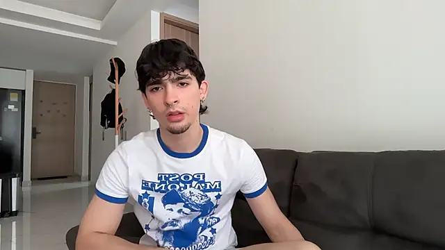 Snapshot of zenn_rush1 chatting on 11/01/25, 02:30 zenn rush1 online show from 11/01/25, 02:30