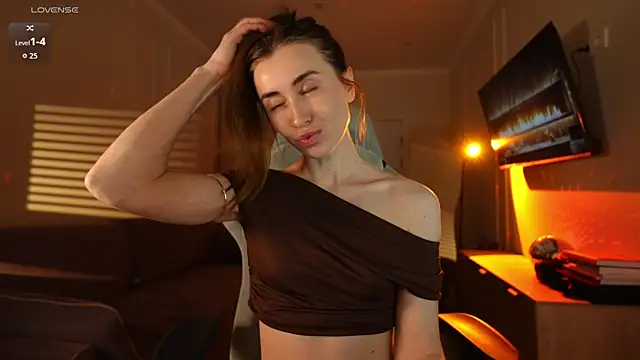 Coconutkittyy online show from 04/22/26, 06:31