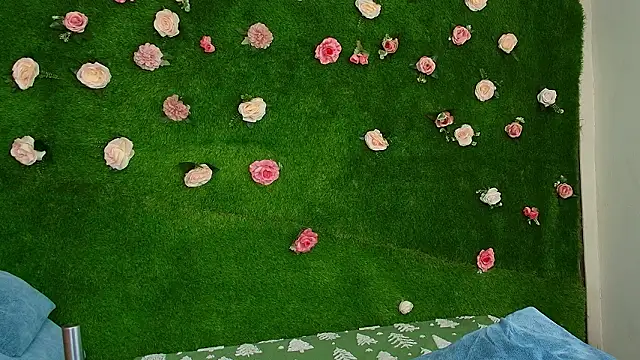 Huge Titties  online show from 02/22/26, 06:46