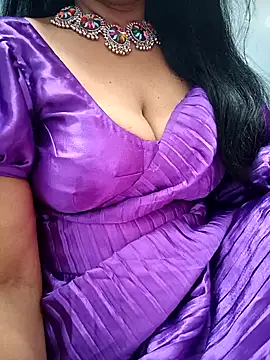 Snapshot of amala_ss chatting on 01/01/25, 10:32 amala ss online show from 01/01/25, 10:32