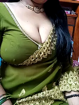 Snapshot of amala_ss chatting on 01/06/25, 09:52 amala ss online show from 01/06/25, 09:52