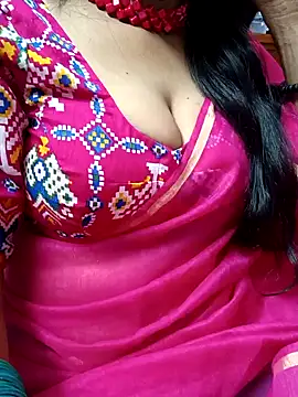 Snapshot of amala_ss chatting on 01/08/25, 11:32 amala ss online show from 01/08/25, 11:32