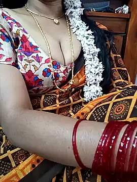 Snapshot of amala_ss chatting on 01/29/25, 10:48 amala ss online show from 01/29/25, 10:48