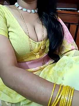 Snapshot of amala_ss chatting on 02/05/25, 06:35 amala ss online show from 02/05/25, 06:35