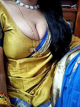 Snapshot of amala_ss chatting on 02/11/25, 10:26 amala ss online show from 02/11/25, 10:26