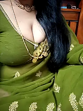 Snapshot of amala_ss chatting on 02/12/25, 03:05 amala ss online show from 02/12/25, 03:05