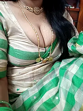 Snapshot of amala_ss chatting on 02/28/25, 10:52 amala ss online show from 02/28/25, 10:52