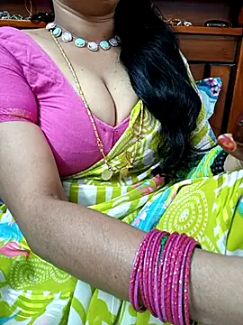 Snapshot of amala_ss chatting on 03/03/25, 11:00 amala ss online show from 03/03/25, 11:00