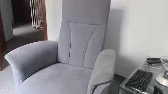 Snapshot of ak616263 chatting on 11/04/25, 12:48 ak616263 online show from 11/04/25, 12:48