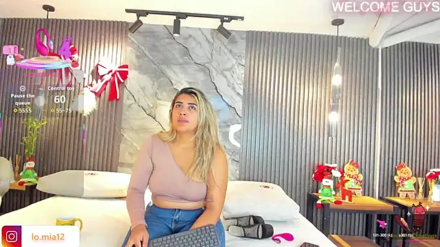 julietha taylor online show from 12/15/25, 03:11