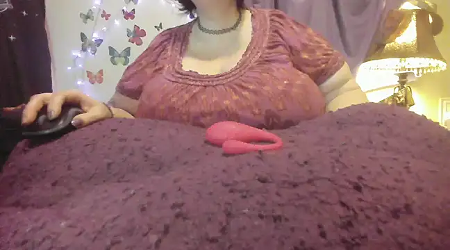 Snapshot of Alli_Kat chatting on 01/22/25, 12:16 Alli Kat online show from 01/22/25, 12:16