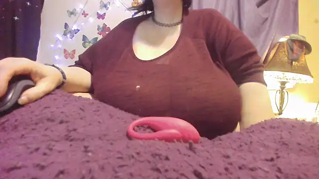 Snapshot of Alli_Kat chatting on 02/15/25, 06:12 Alli Kat online show from 02/15/25, 06:12