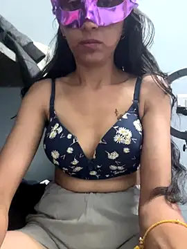 HotRiyacpl online show from 11/18/25, 05:06