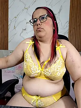 Snapshot of kiara_scottt chatting on 06/24/26, 08:35 kiara scottt online show from 06/24/26, 08:35