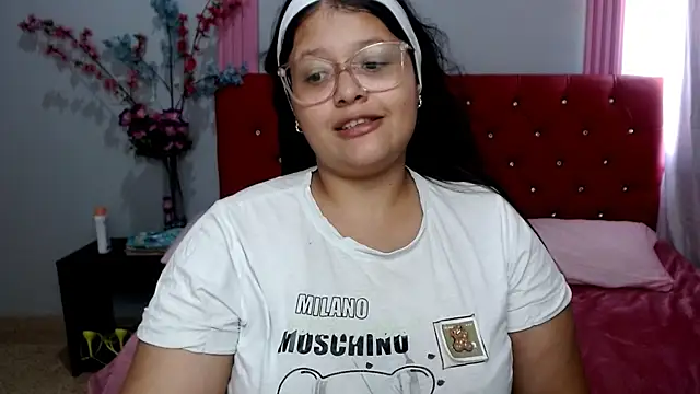 Snapshot of angel_barbie_1 chatting on 07/28/26, 03:21 angel barbie 1 online show from 07/28/26, 03:21
