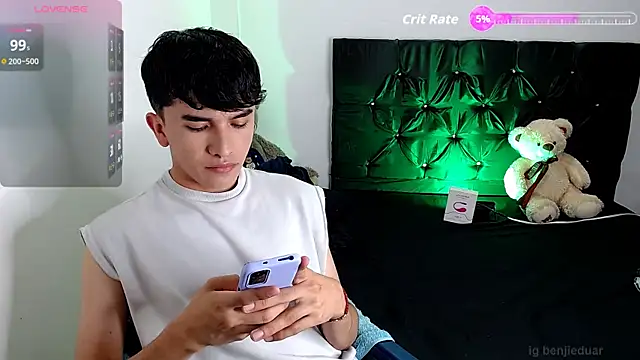 benji hoter online show from 12/17/25, 10:38