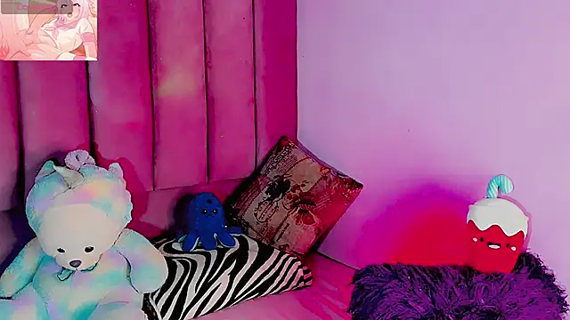 dollswit01 online show from 04/19/26, 11:42