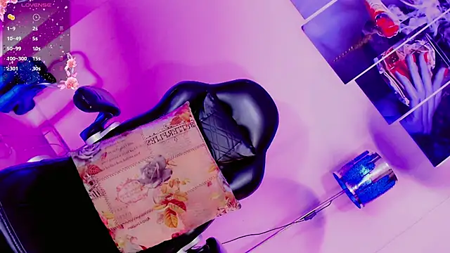 dollswit01 online show from 04/24/26, 08:33