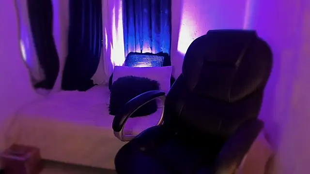 isabelithaa online show from 07/09/26, 12:26