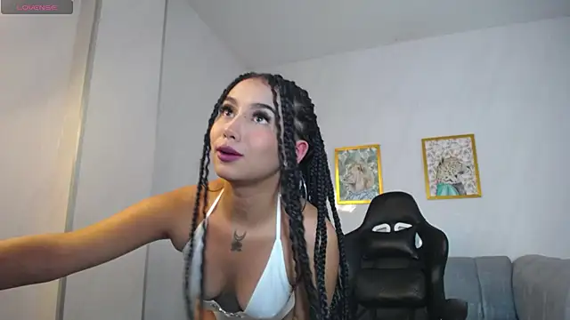 Snapshot of _ella_b chatting on 02/04/25, 03:11 ella b online show from 02/04/25, 03:11