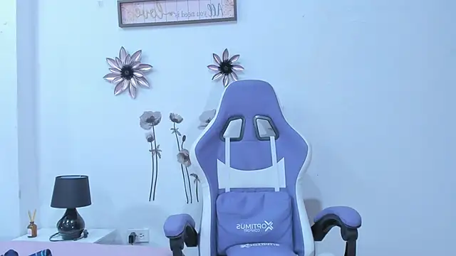 Snapshot of AnneGagner chatting on 12/05/24, 09:50 AnneGagner online show from 12/05/24, 09:50