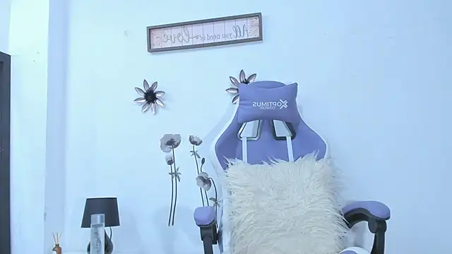 Snapshot of AnneGagner chatting on 12/21/24, 11:56 AnneGagner online show from 12/21/24, 11:56