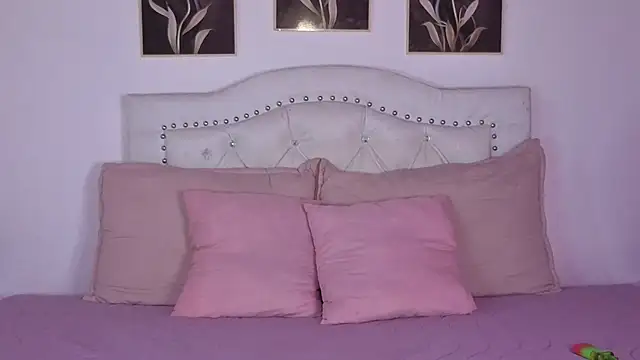 Snapshot of AnneGagner chatting on 09/26/25, 10:58 AnneGagner online show from 09/26/25, 10:58