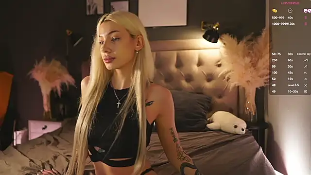 Snapshot of LolaStifler chatting on 02/22/25, 05:46 LolaStifler online show from 02/22/25, 05:46