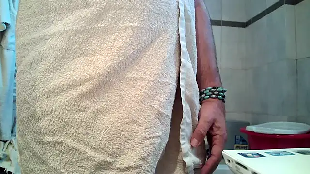 Kalia Cross online show from 10/10/25, 01:32