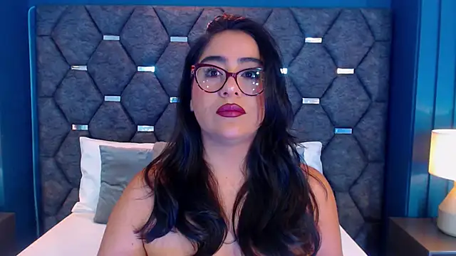 Snapshot of DevonPiers chatting on 09/11/25, 12:05 DevonPiers online show from 09/11/25, 12:05