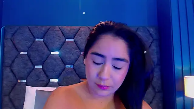 Snapshot of DevonPiers chatting on 09/13/25, 12:05 DevonPiers online show from 09/13/25, 12:05