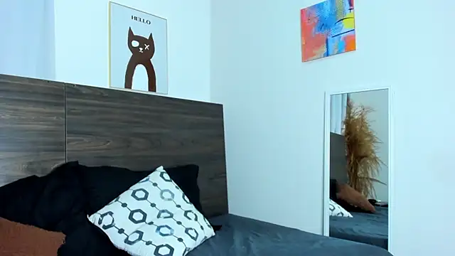 AnnieSofiia online show from 02/10/25, 08:21