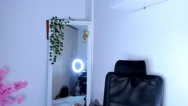 AnnieSofiia online show from 04/15/26, 07:58