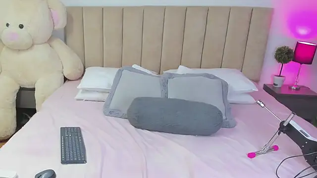 HannaRousse  online show from 03/17/26, 08:23