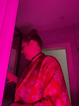 SuzieMurray online show from 09/16/25, 10:27