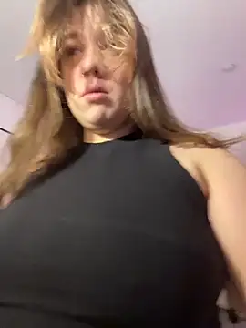 Snapshot of SuzieMurray chatting on 02/21/26, 08:26 SuzieMurray online show from 02/21/26, 08:26