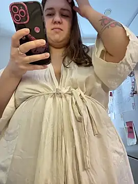 Snapshot of SuzieMurray chatting on 02/22/26, 08:24 SuzieMurray online show from 02/22/26, 08:24